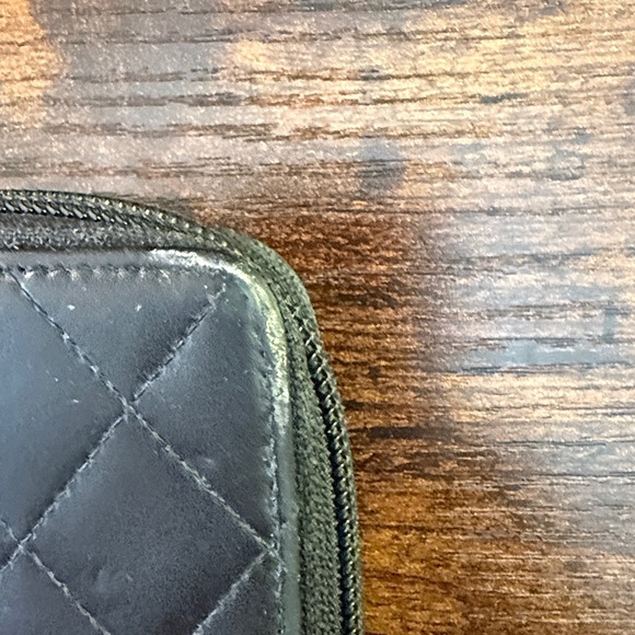 Chanel Black Quilted Zip Wallet w/COA & intact holo - Picture 15 of 16